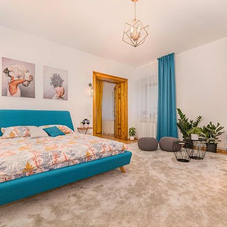 Garden Hideout - Central Apartment Braşov Esterno foto