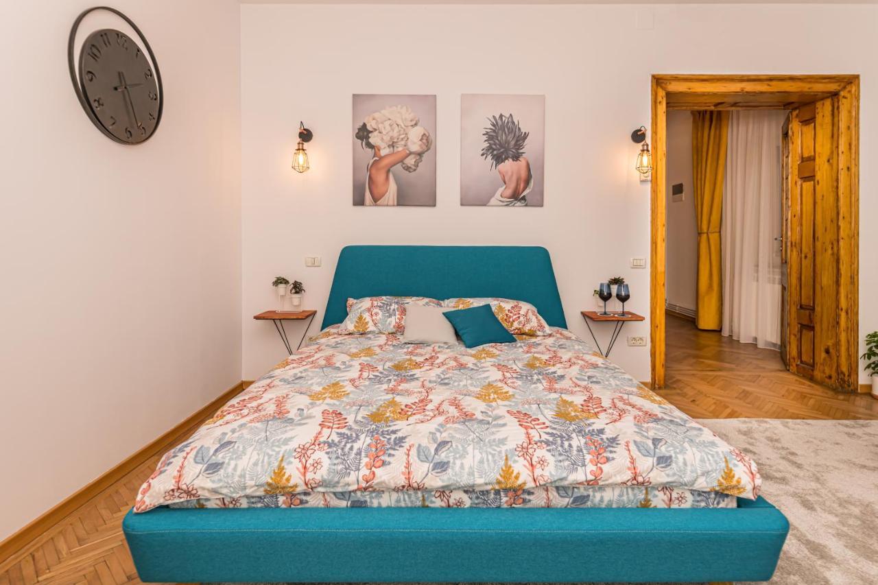 Garden Hideout - Central Apartment Braşov Esterno foto
