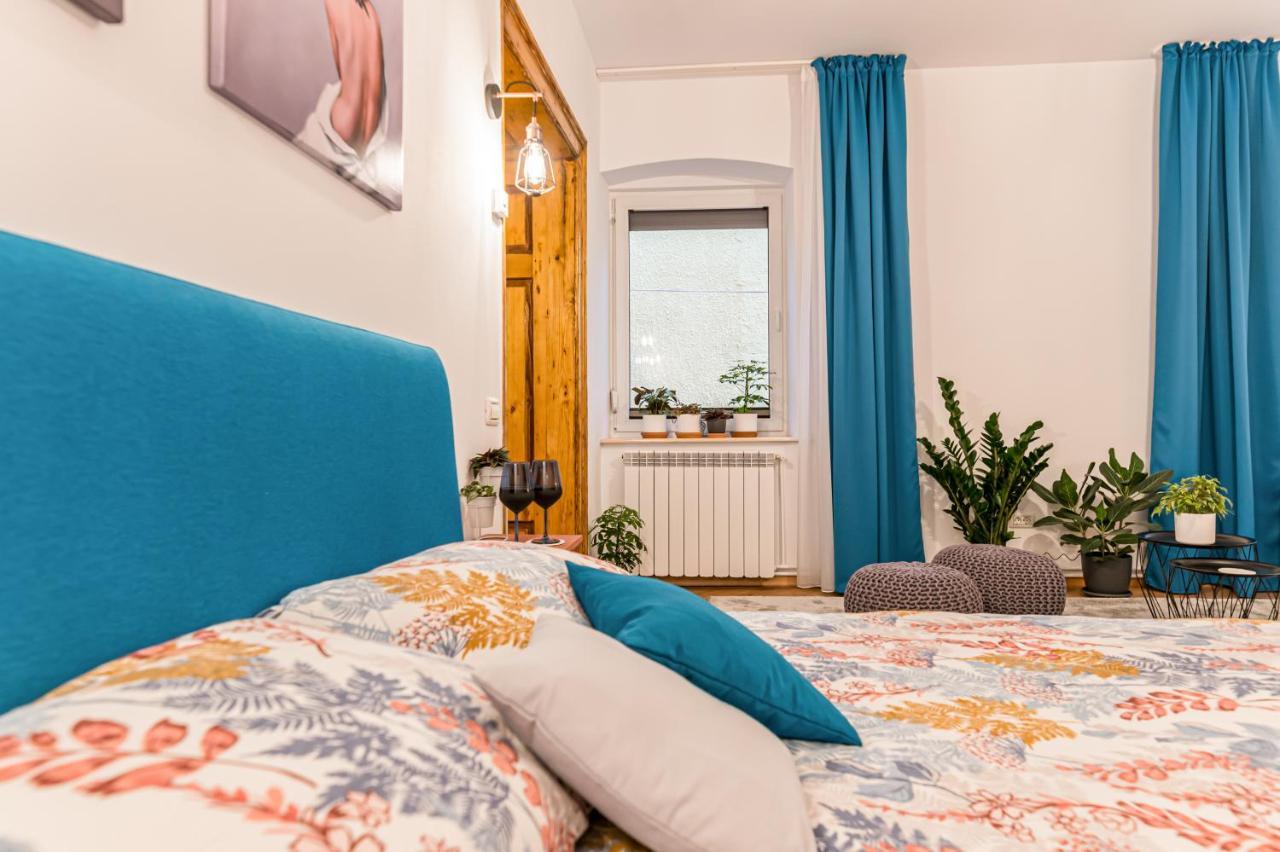 Garden Hideout - Central Apartment Braşov Esterno foto