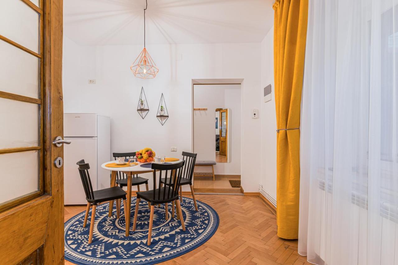 Garden Hideout - Central Apartment Braşov Esterno foto